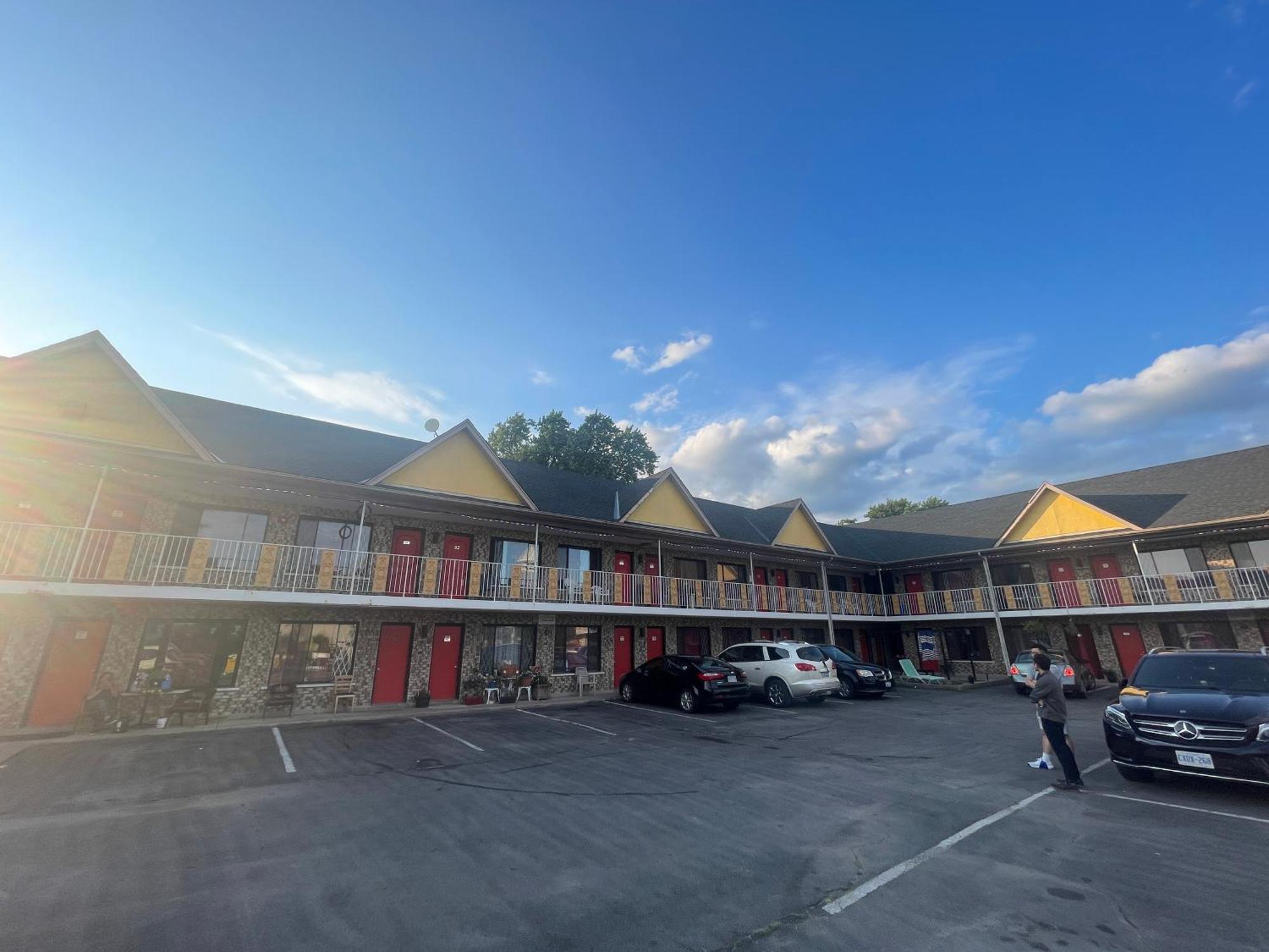 Hotel Happy Niagara Falls